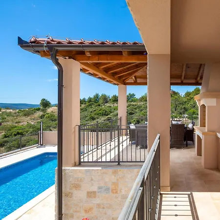 San Villa *